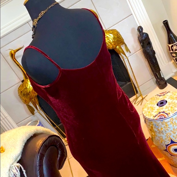 Modern manners in a beautiful long burgundy dress! - Picture 7 of 8